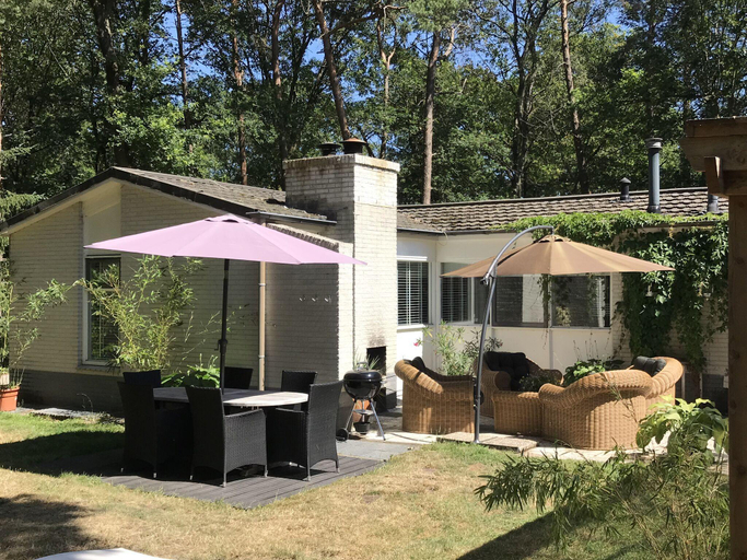 Exterior & Views, Detached villa with enclosed wooded garden with lawn and bubble bath, Rijssen