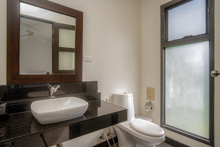 Bathroom 2, Onyx Villa Naiharn Beach - 3 BR private pool , Pulau Phuket