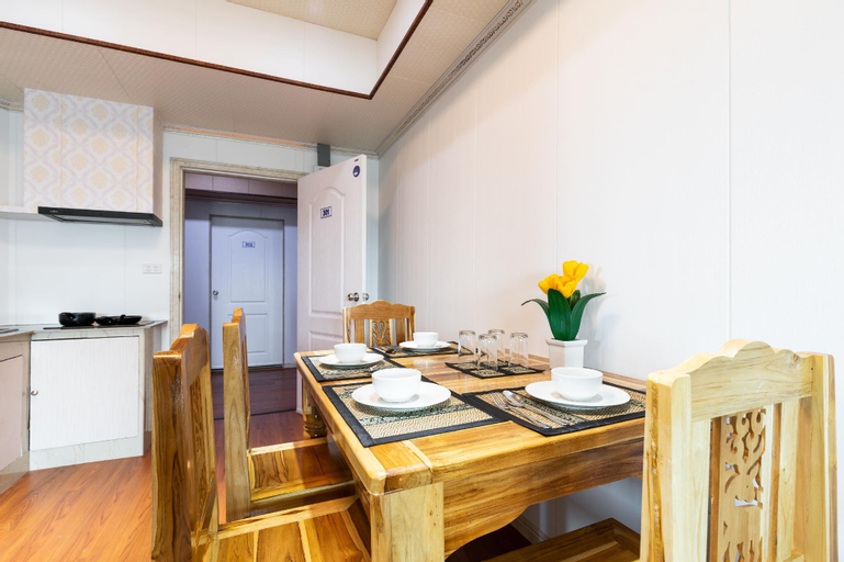 Dining Room 29