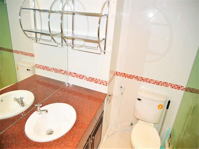 Bathroom 4, Angket condominium fully furnished 14th floor studio apartment, Pattaya