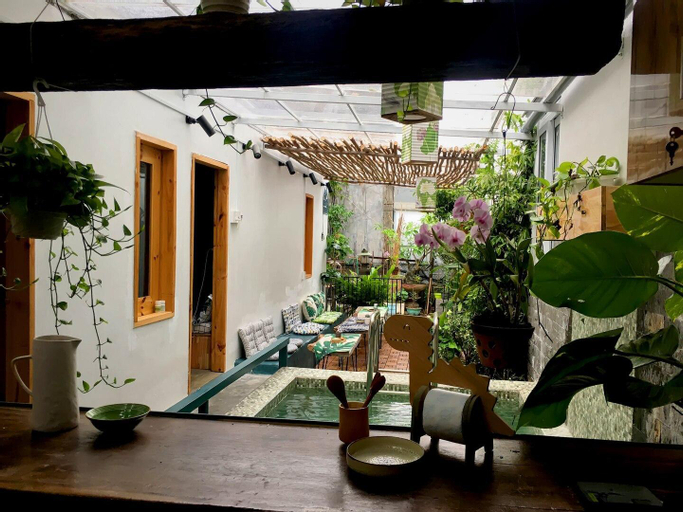 Public Area 4, Stylish room with garden and pool (Coco-leaf room), Huế