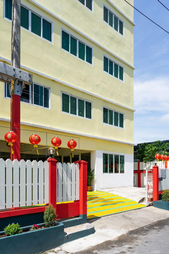 Exterior & Views 23