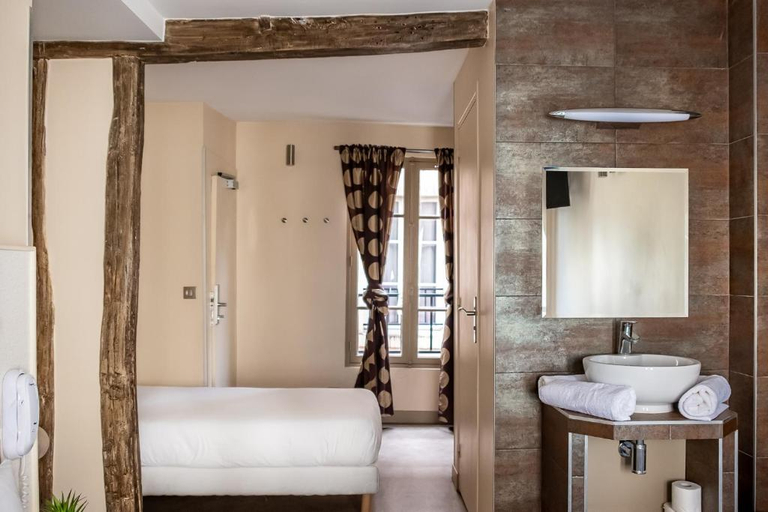 Bathroom 4, Hotel Nation Montmartre, Paris