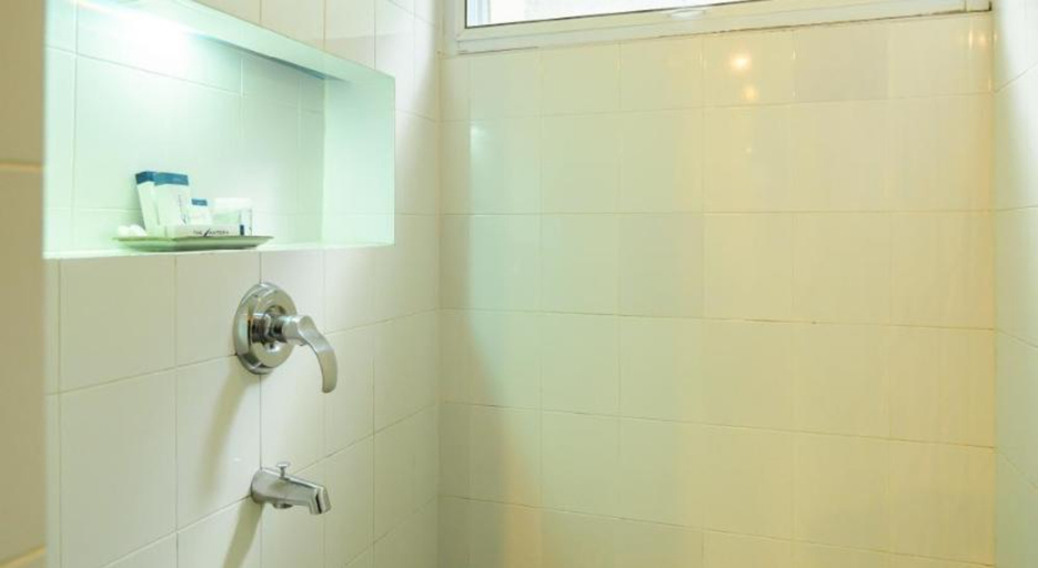 Bathroom 5, Hilltop Wellness Resort, Pulau Phuket