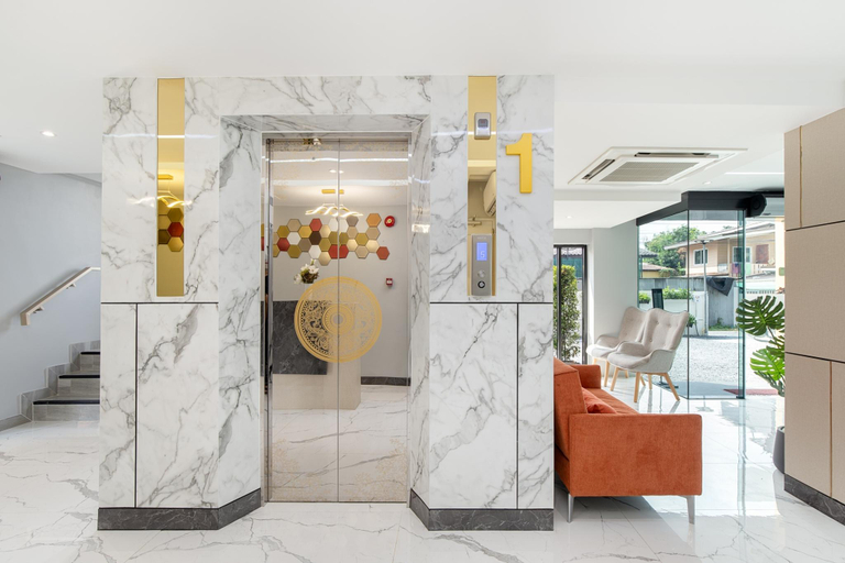 Public Area 2, The Riski Hotel @ Bangphlat Station, Bang Plad