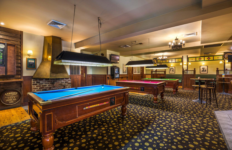 Others 5, Nightcap at Monash Hotel, Melbourne