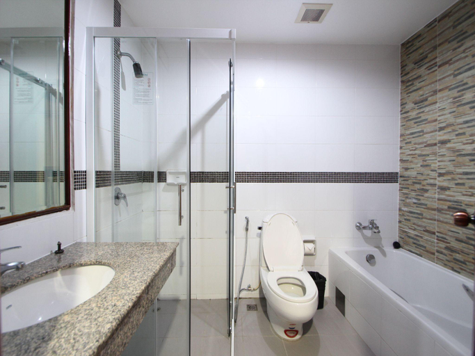 Bathroom, Ao Nang Beach Resort, Mueang Krabi