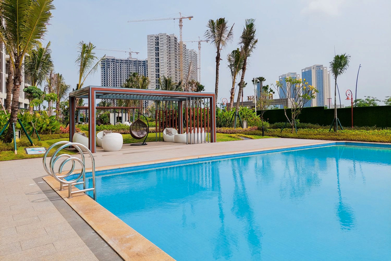 Sport & Beauty 3, Fully Furnished with Pleasure 2BR at Sky House BSD Apartment By Travelio, South Tangerang