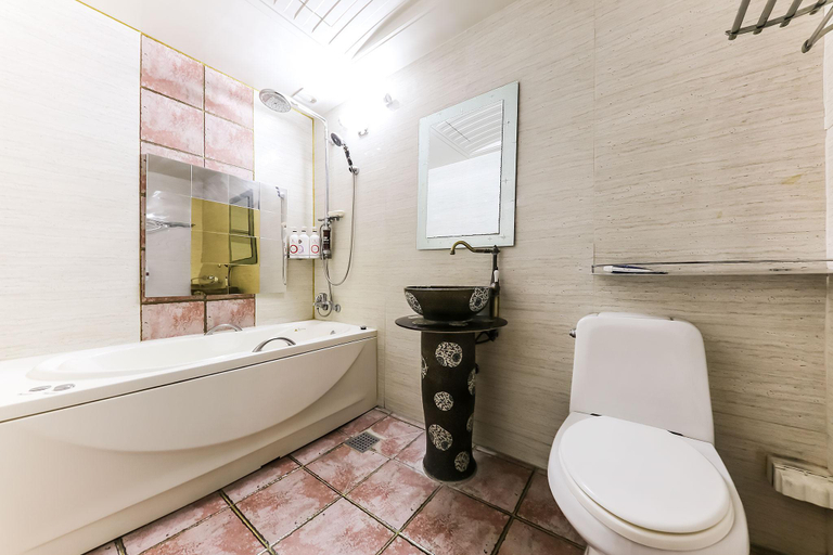 Bathroom 2, Manhattan Hotel, Cheongju