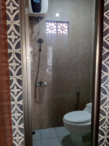 Bathroom, The Pekayon Villa Pacet, Mojokerto