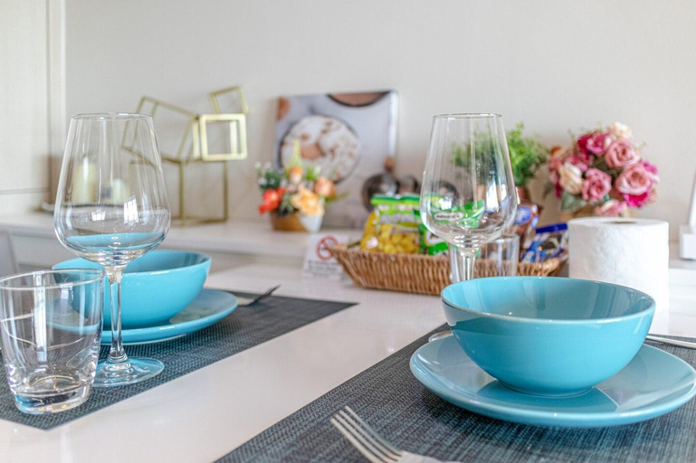 Food & Drinks, Na Jomtien Apartments, Pattaya