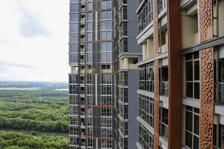 Exterior & Views 2, Nice and Stylist Studio at Gold Coast Apartment By Travelio, North Jakarta