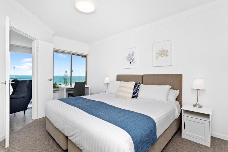 Bedroom 2, Suite 310 Sandcastles 3 Bedroom Deluxe, Stirling