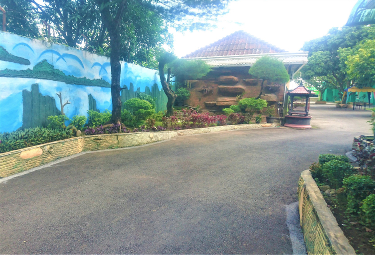 Exterior & Views 3, HOTEL BUKIT PANEMBAHAN, Medan