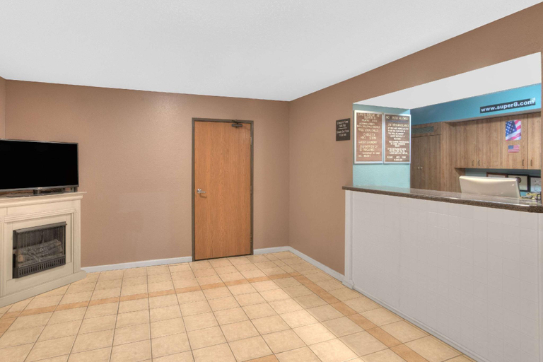 Public Area, Super 8 by Wyndham Augusta, Kennebec