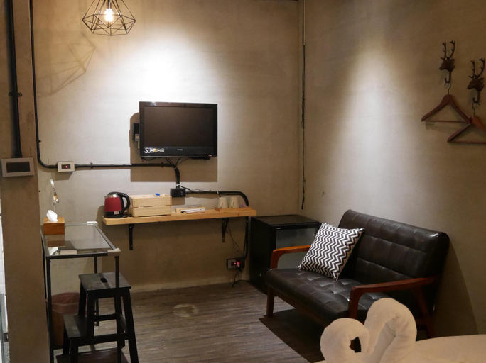 Others 4, Groupie Apartment, Pingtung