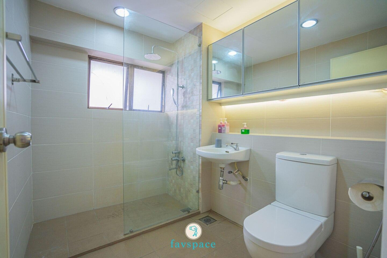 Bathroom 3, Doorstep - Sunway Putra Mall | Close to PWTC for 4, Kuala Lumpur
