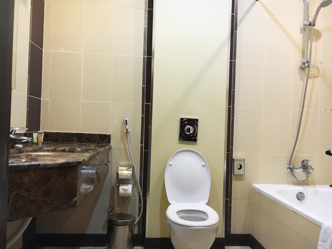 Bathroom 3, Palazzo Hotel