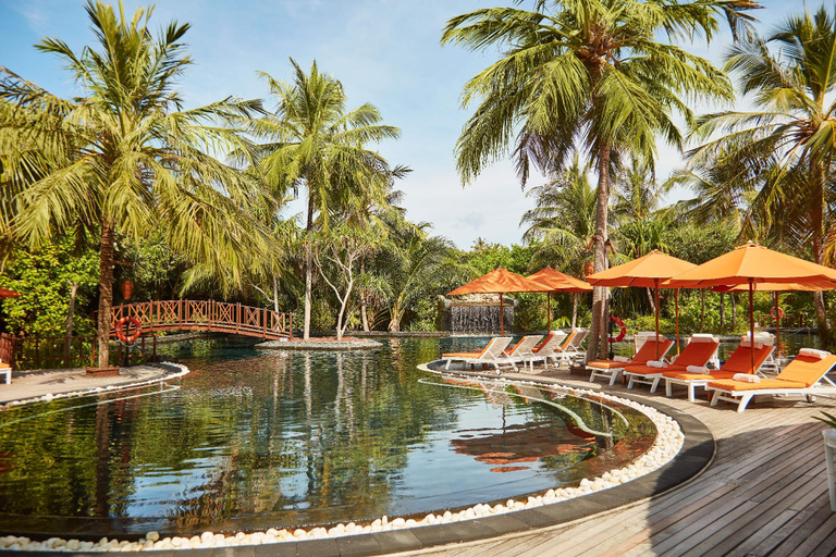 Sport & Beauty 2, Sun Siyam Iru Fushi - Free Transfer for two with minimum 7 nights stay