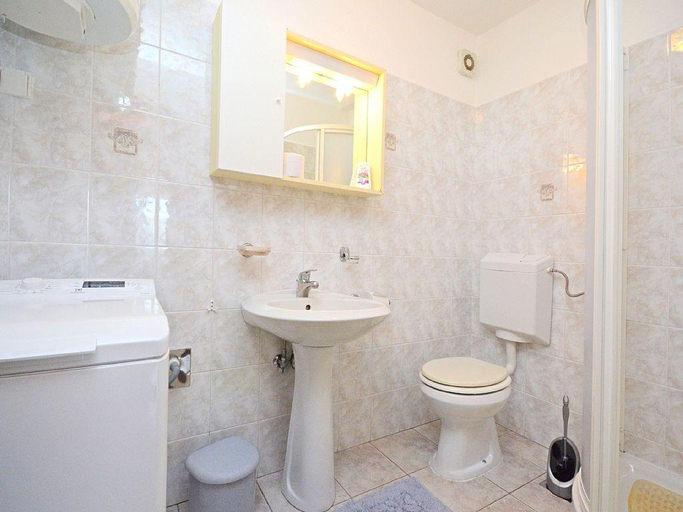 Bathroom 3, Apartment 1189, Premantura