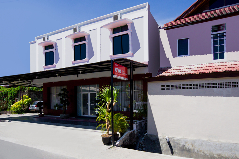 Exterior & Views 4, OYO 3225 Alinia Guest House, Padang