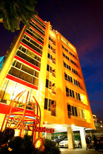 Exterior & Views 19