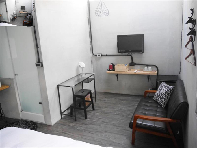 Others 5, Groupie Apartment, Pingtung