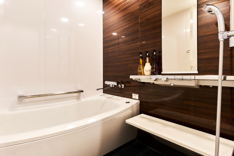 Bathroom 3, Tokyo Garden Palace Hotel, Taitō