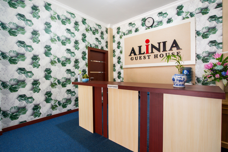 Public Area 3, OYO 3225 Alinia Guest House, Padang