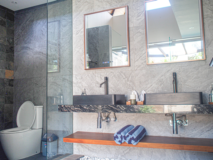 Bathroom 6
