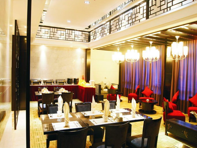 Food & Drinks