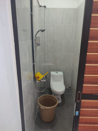Bathroom 5, Jagat Inn, Ngawi