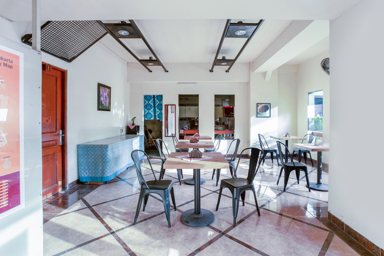Food & Drinks 5, OYO 3819 Hotel Winotosastro, Yogyakarta