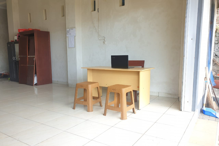 Public Area 4, OYO 90463 A2b Guesthouse, Manado