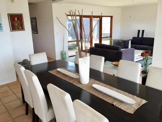 Others 4, Fremantle Dream - River-front Architect Home & Walk to Beach, Fremantle