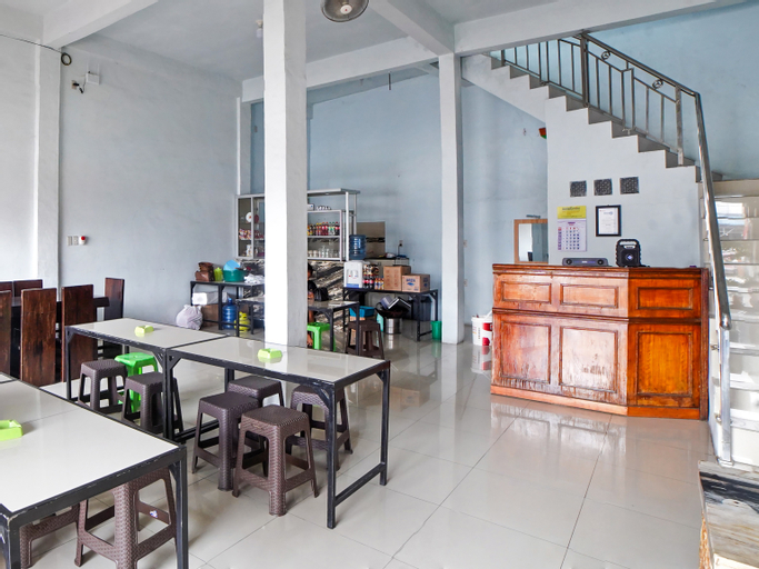 Food & Drinks 5, OYO 90922 Gurusinga Guesthouse, Medan
