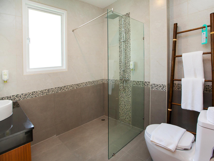 Bathroom 3, Baan Lalle Pool and Spa Villa, Mueang Krabi