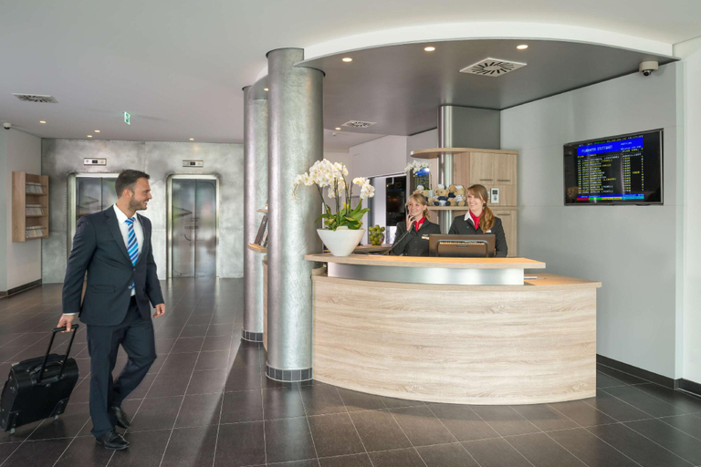 Public Area 2, Essential by Dorint Stuttgart Airport abgeändert werden, Esslingen