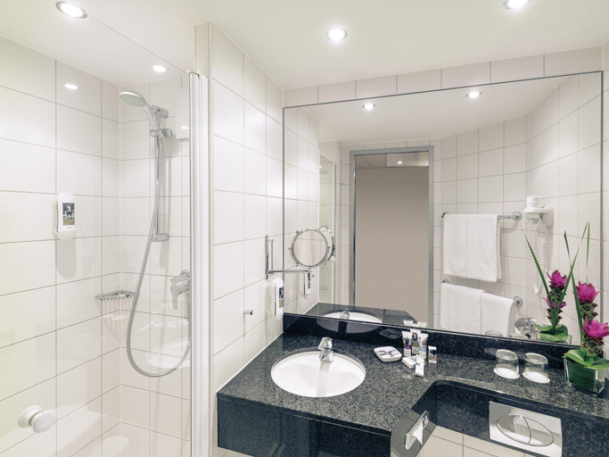Bathroom 5, Mercure Hotel Mannheim am Rathaus, Mannheim