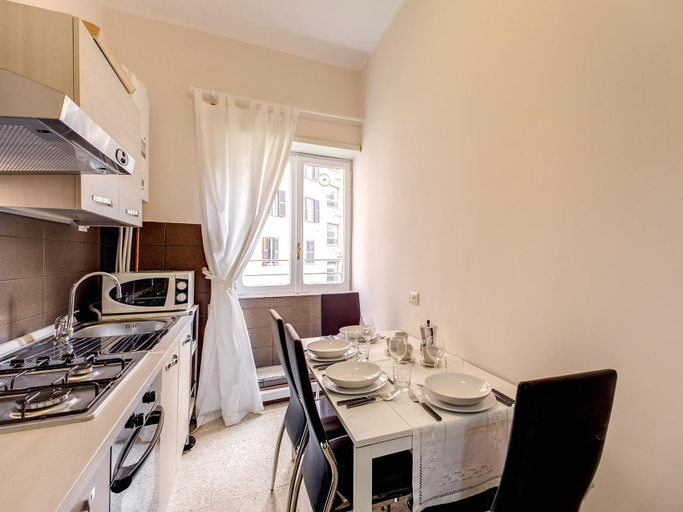 Others 5, Bistrot Apartment St John in Lateran, Rome