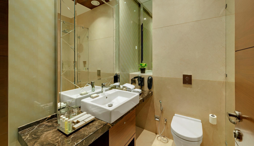 Bathroom 2, Niranta Transit Hotel Mumbai Airport, Mumbai Suburban
