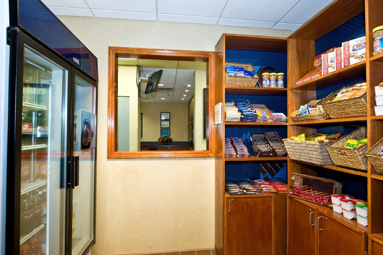 Food & Drinks 5, Hampton Inn & Suites Atlanta-Airport North, Fulton