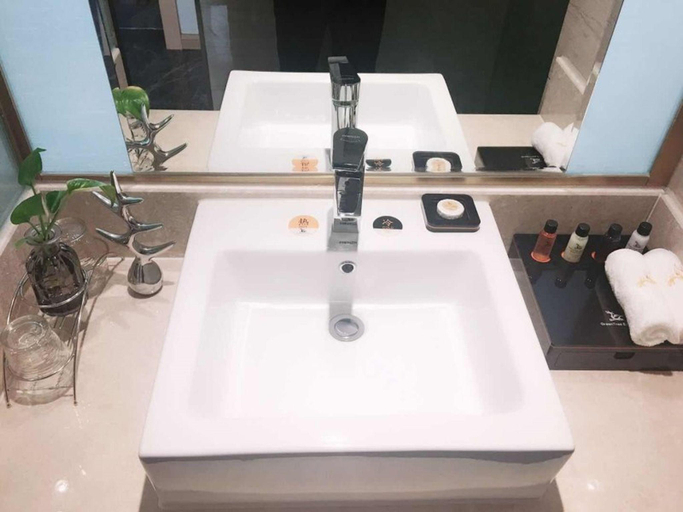 Bathroom 4, GreenTree Eastern Fuyang Yingdong District South, Fuyang
