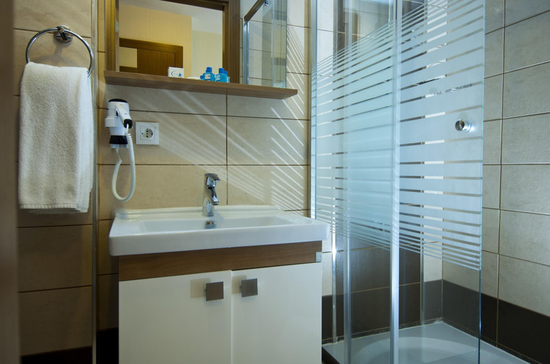 Bathroom 2, Supreme Marmaris Hotel, Marmaris