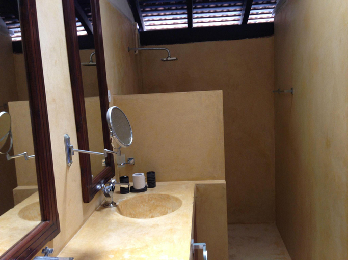 Bathroom, Khalids Guest House, Galle Four Gravets