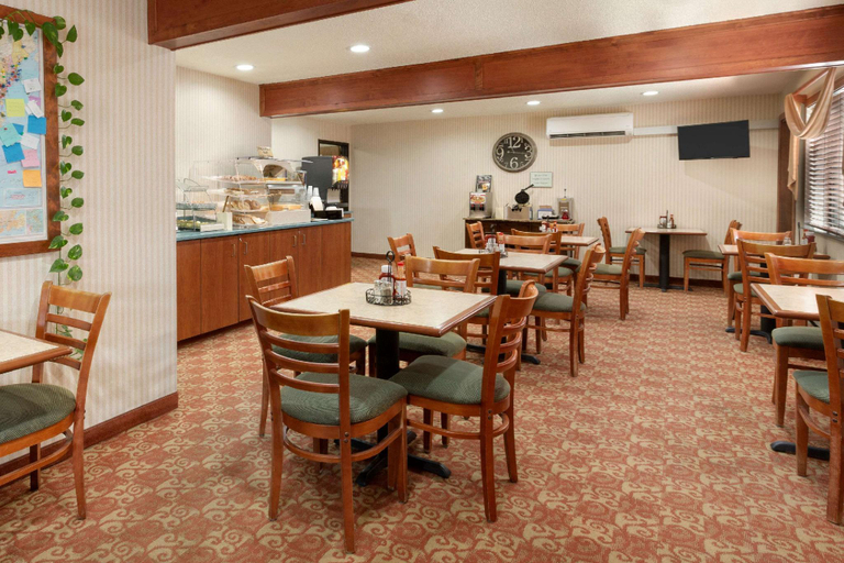 Food & Drinks 5, Baymont By Wyndham Whitefish, Flathead