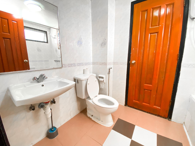 Bathroom 3, Upgraded - Spacious Cozy Apartment Hotel, Cameron Highlands