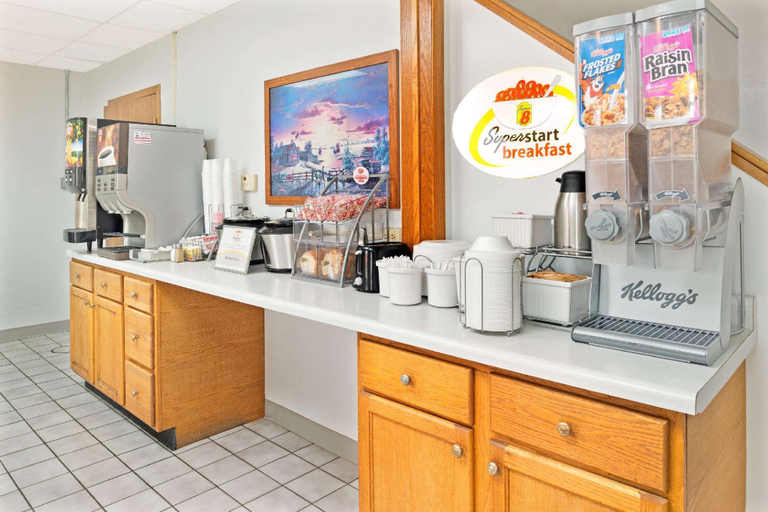 Food & Drinks 4, Super 8 by Wyndham Walnut, Pottawattamie