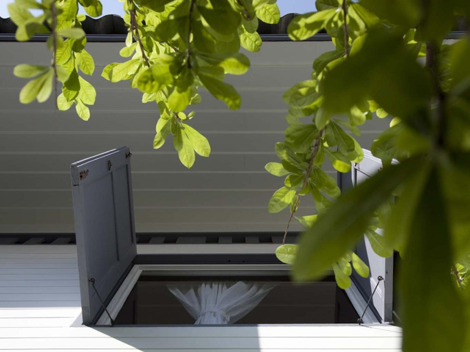 Exterior & Views 25