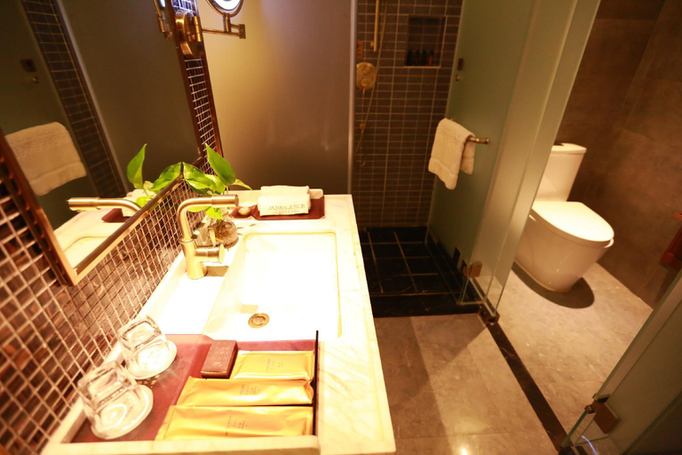 Bathroom 3, James Joyce Coffetel Qinhuangdao Railway Station, Qinhuangdao